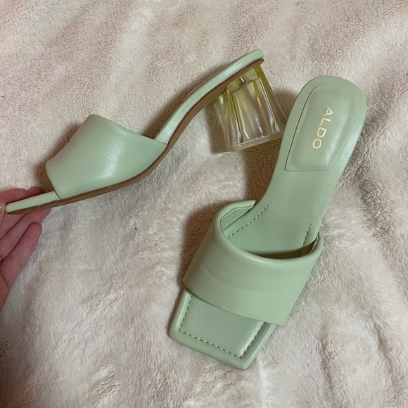 Kylah High Heel Block Sandal - Picture 3 of 8